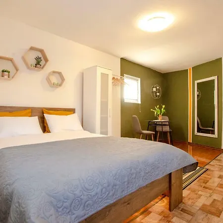 Color Downtown Apartment