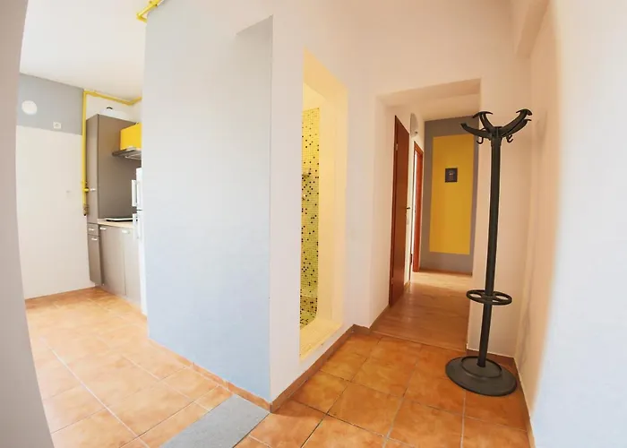 Color Downtown Апартаменти