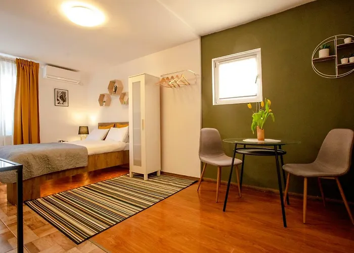 Color Downtown Apartment Bukarest